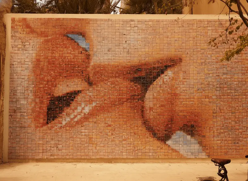 Mural del Petó a Barcelona